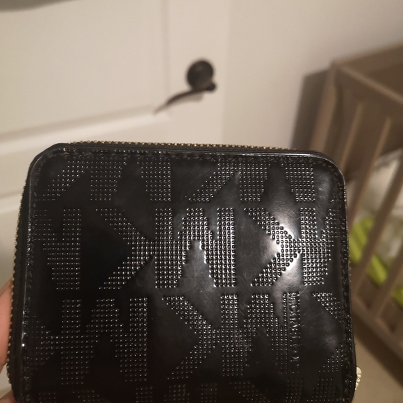 Authentic MK bag and wallet - Picture 8 of 10